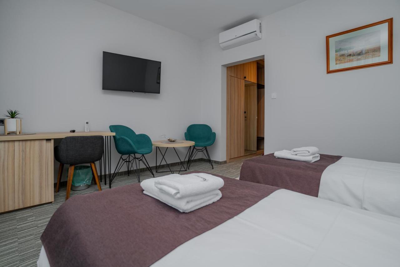Maestro - Rooms & Restaurant Vukovar Exterior foto