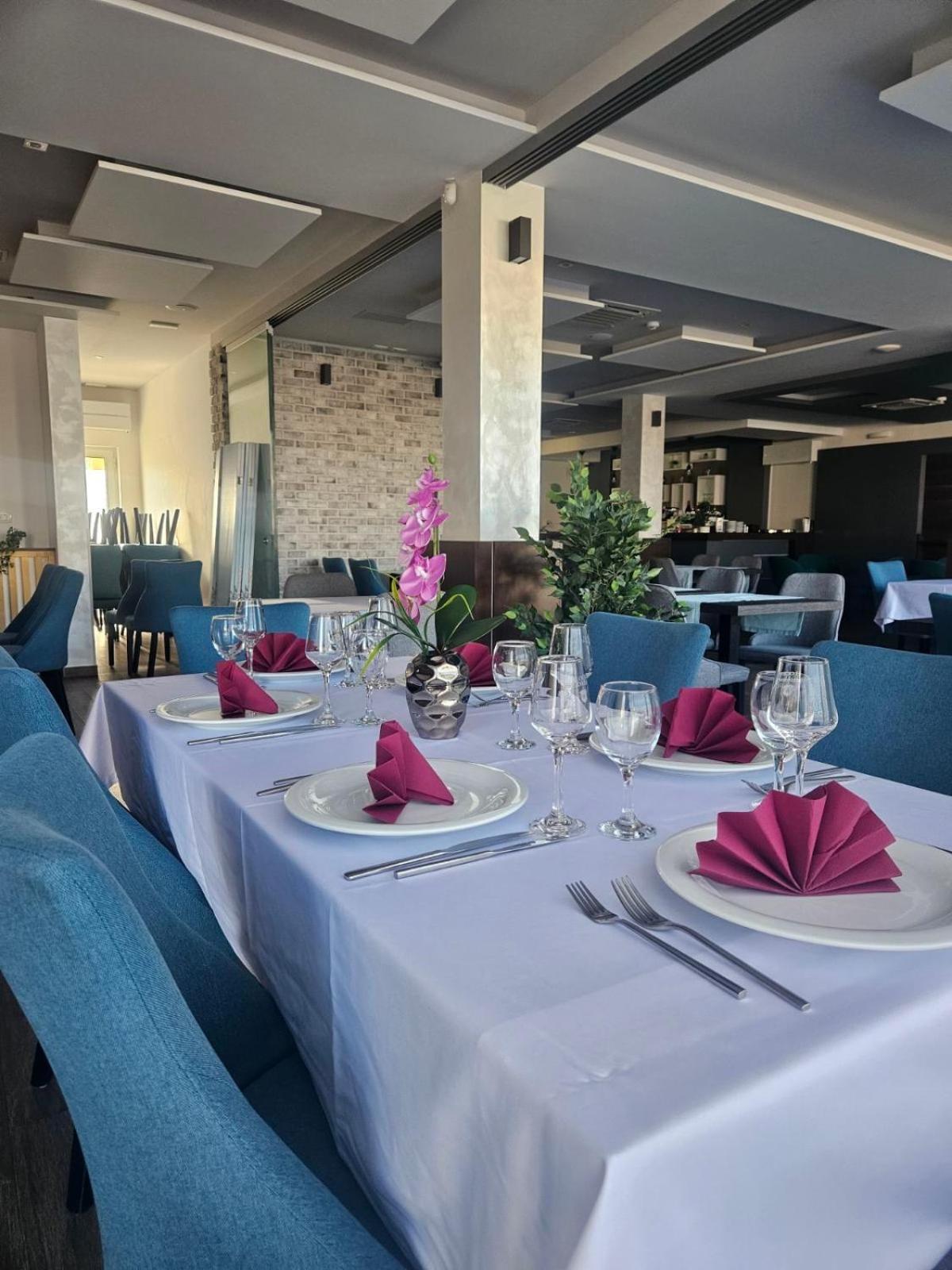 Maestro - Rooms & Restaurant Vukovar Exterior foto